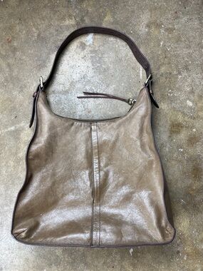 Hobo Marley Shoulder Bag in Taupe